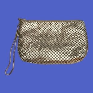 VTG FAR NINE 1970s Silver Metal Mesh Disco Wristlet Makeup Bag